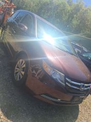 2014 Honda Odyssey - Exterior Front Right Corner Image